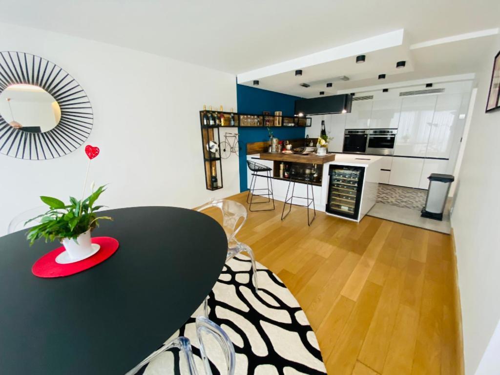 Hyper-Centre Place D'Erlon Superbe Duplex Reims Exterior photo
